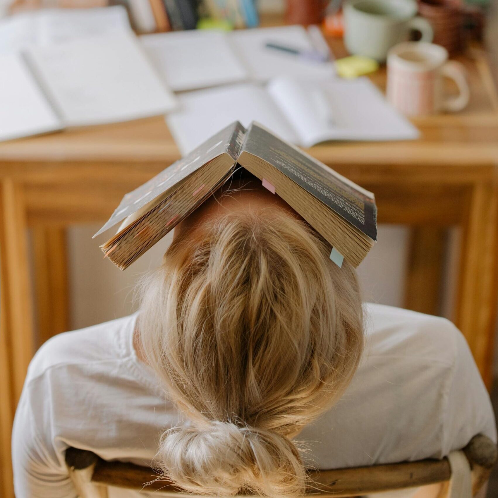 Student_f_book01